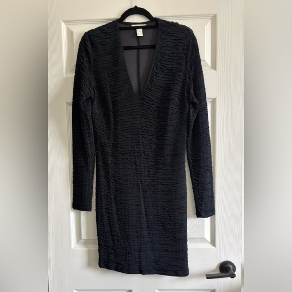 H&M Black Textured Long Sleeve Dress